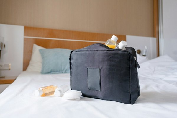 La toilette à portée de main : organiseur idéal pour vos voyages